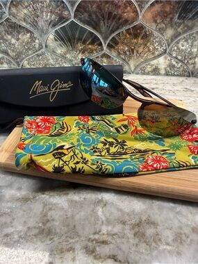 Maui Jim MAKAHA Tortoise
Brown POLARIZED Bronze Lens
Sunglass✨